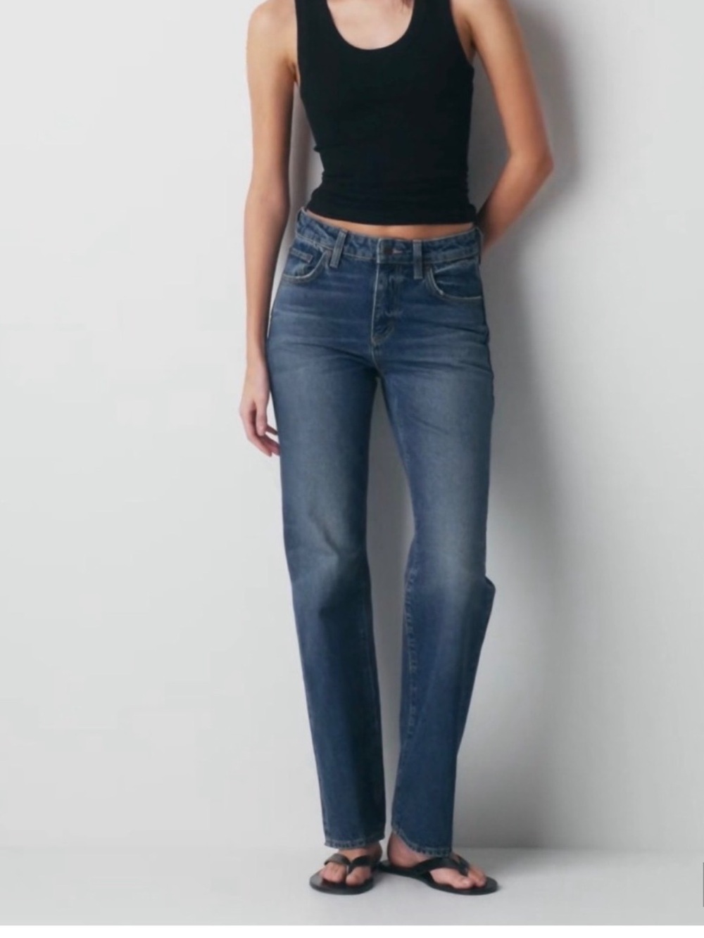 Denim Forum , Aritizia, Classic Straight-Leg Sharon Women's Jeans in Medium Blue